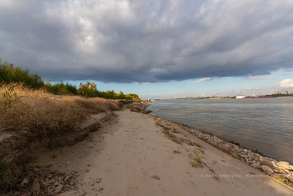 Banks of the Mississippi River